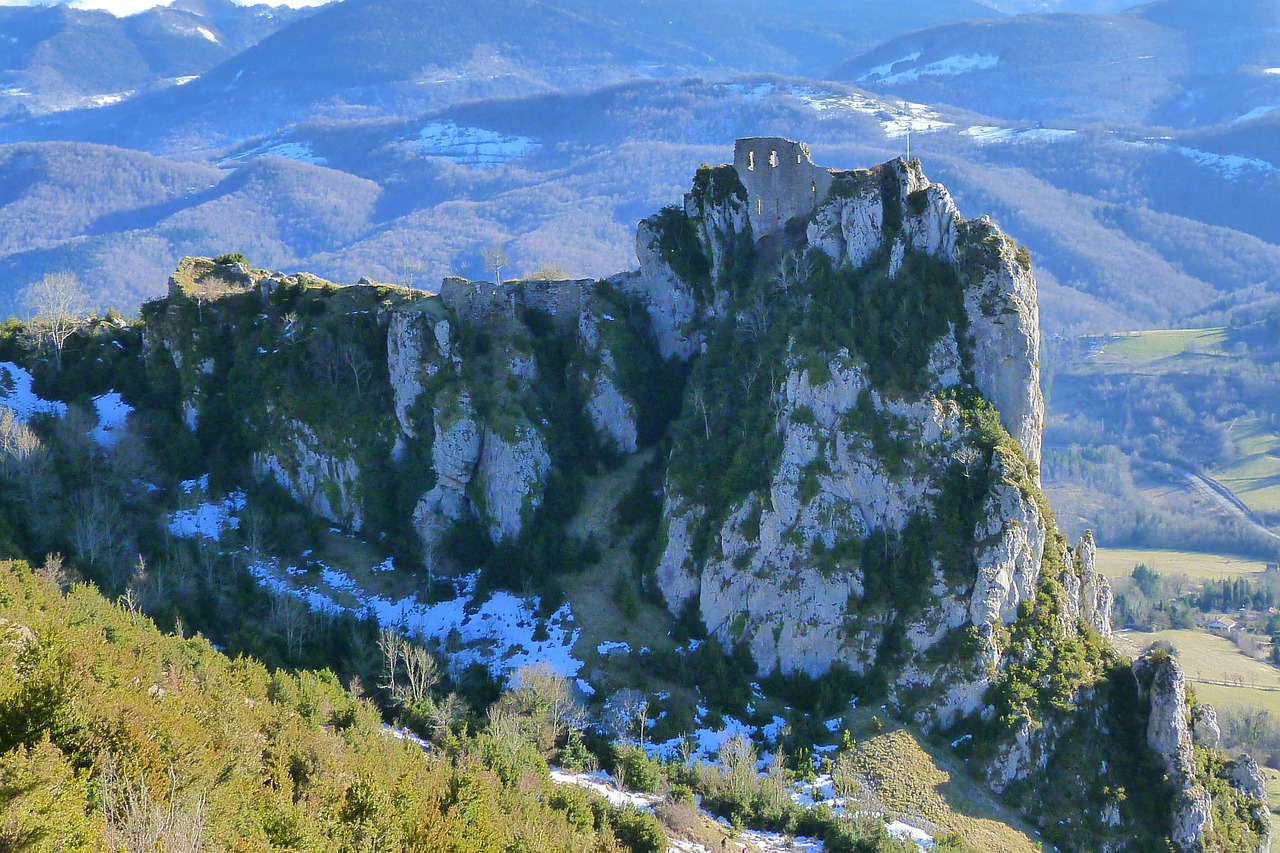 Agence de voyage Occitanie : séjour trail à la découverte des châteaux cathares avec Aud’Étour