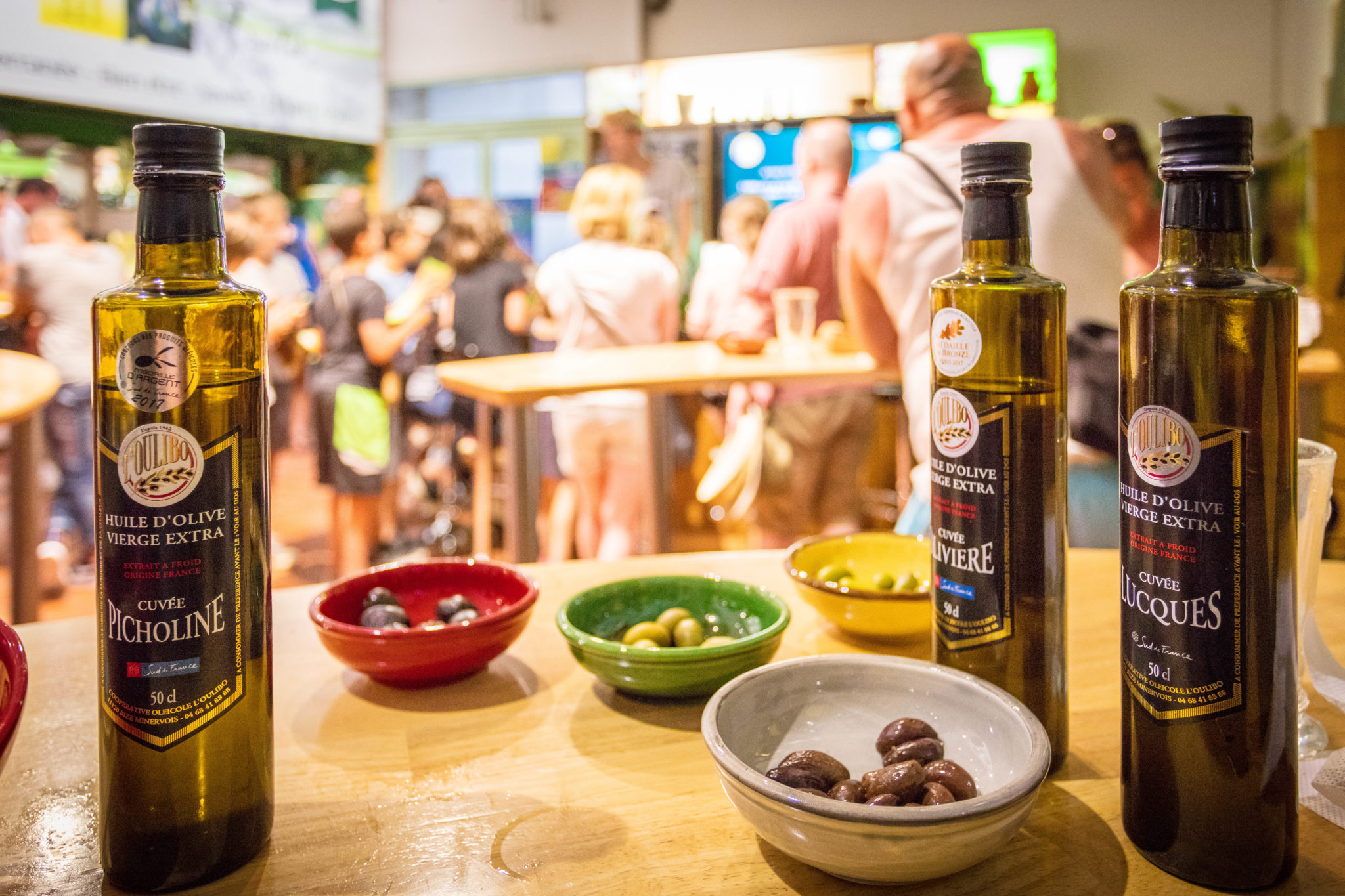 Aud’Étour, agence de voyage Occitanie : dégustation d’olives, vins et sel dans l’Aude